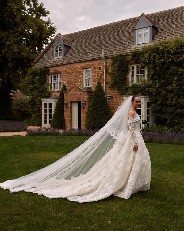 Liv Perez's 10 Essential Tips to Styling a Wedding Wardrobe — photo 1