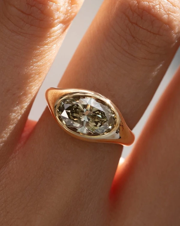 50 Iconic Vintage Engagement Ring Styles & Cuts