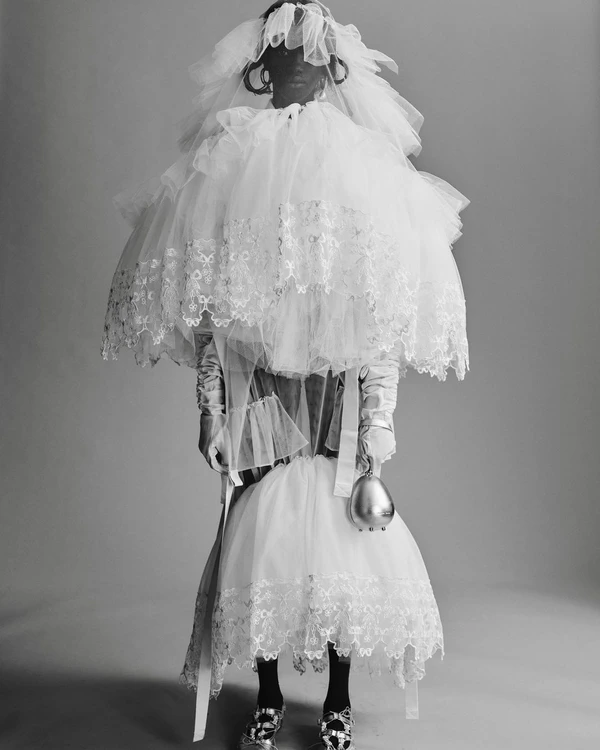 12 Stylish Bags for Modern Brides — photo 2