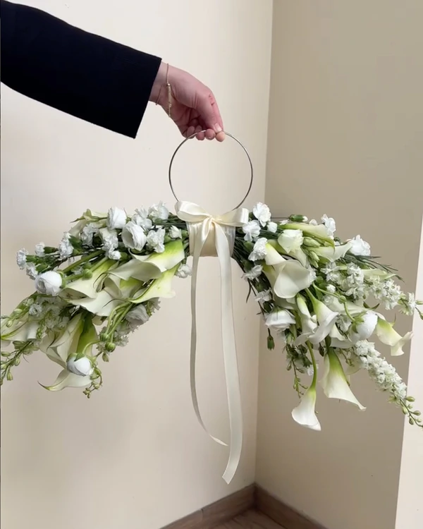 9 Stylish Bouquet Trends We're Loving for Brides Right Now