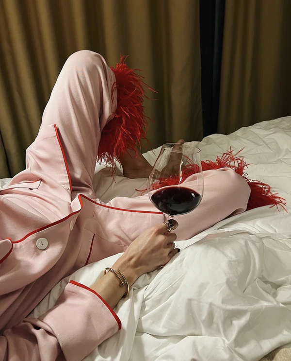Making a Christmas Pajama Party: From Décor to Outfits