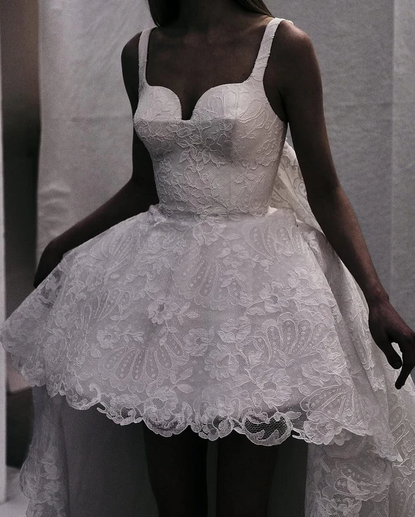 30 Chic Bridal Dresses Perfect for an Italian Wedding