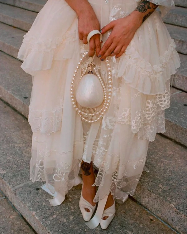 Modern Pearls: An Edit of the Chicest Accessories for the Fashion Bride