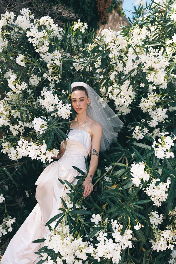 A Fever Dream Lisbon Wedding Where Art & History Collide at Palácio do Grilo