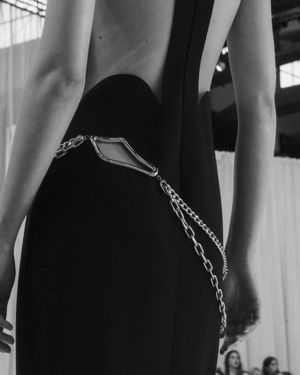 <a href="https://www.instagram.com/isabelsanchiscostura/">Isabel Sanchis</a>, Photography: <a href="https://www.instagram.com/tiposnet/">Tipos</a>