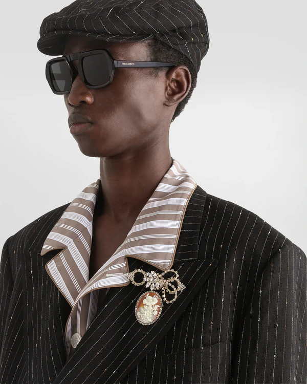 <a href="https://www.dolcegabbana.com/en-us/fashion/men/accessories/bijoux/oval-cameo-brooch-gold-WPS3C4W1111ZOO00.html?utm_source=instagram-bio&amp;utm_medium=social-organic&amp;utm_campaign=dolcegabbana_brand2023">Dolce &amp; Gabbana</a>