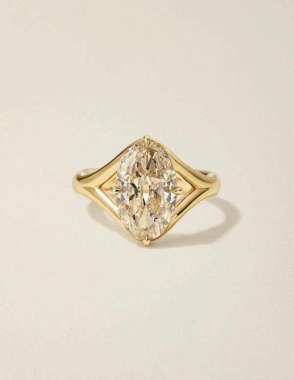 <a href="https://www.instagram.com/p/DccBfUAmPTR/?hl=en&img_index=1">Elvie Fine</a>