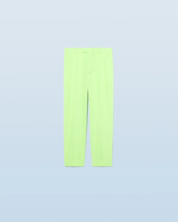 Colorful Suits for Grooms that are Perfect for Summer Wedding