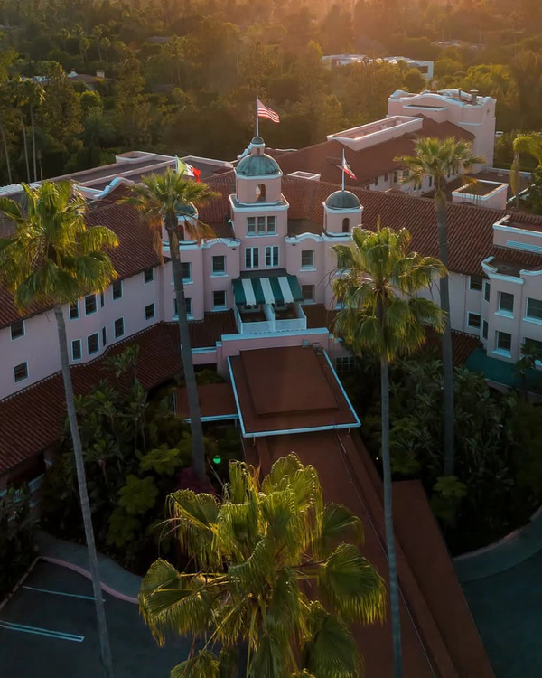 <span style="text-decoration: underline;"><a href="https://www.instagram.com/bevhillshotel/p/DC7ce-5TGh0/">The Beverly Hills Hotel</a></span>