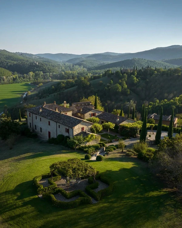 10 Romantic Hotels in Italy for Your Honeymoon