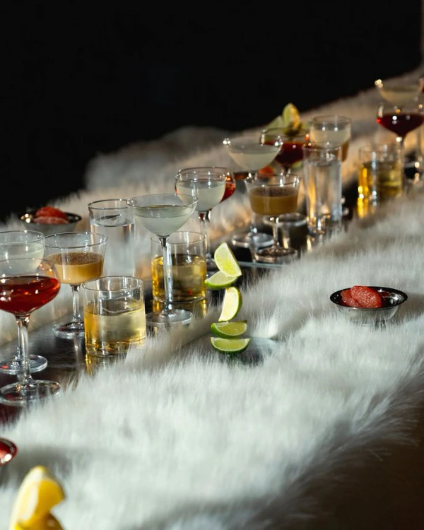 40 Tablescape Ideas for A Winter Wedding