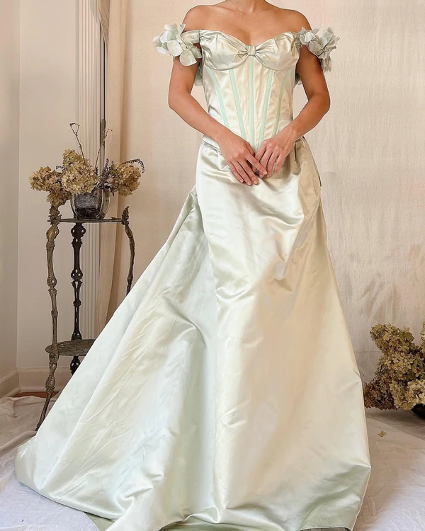 13 Vintage Bridal Boutiques in the US