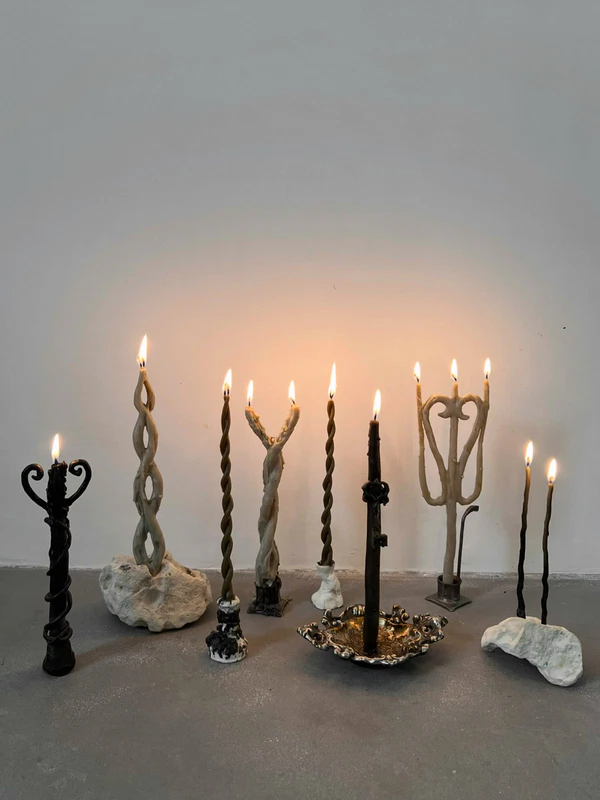 <a href="https://www.instagram.com/p/Dbdw4gbDWEk/?img_index=1">Aeterna Flame</a>