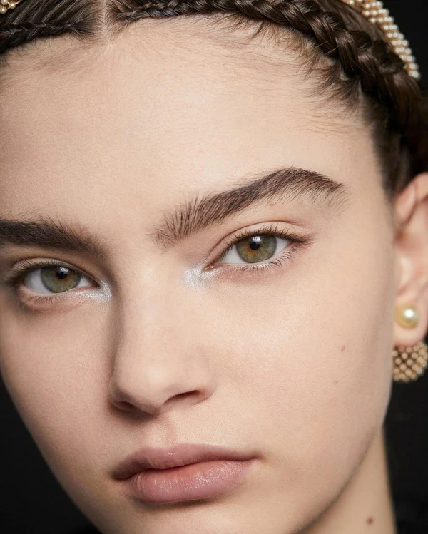 7 Iconic Nude Lipstics for a Bridal Look
