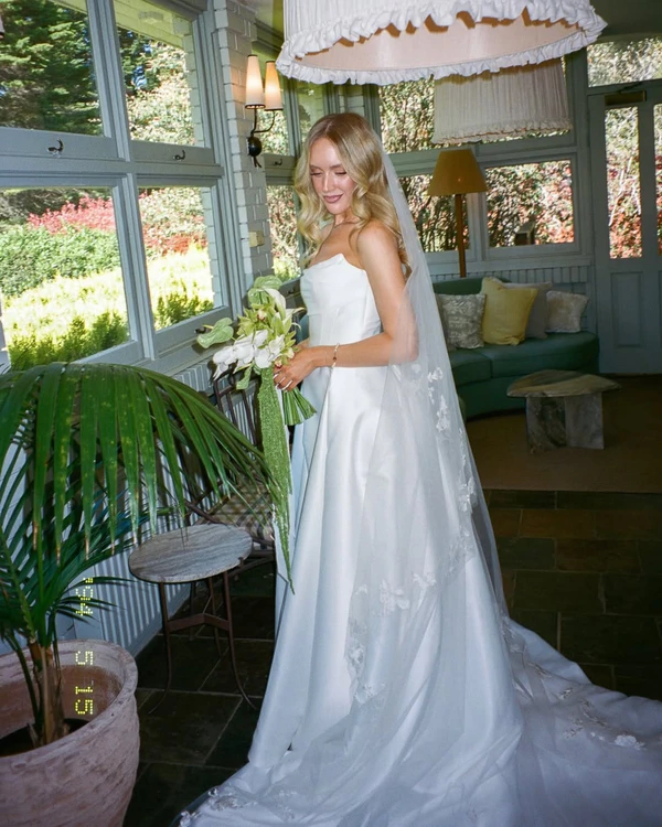 <a href="https://www.instagram.com/osbornhouse_/?hl=en">Osborne House</a>, Photography: <a href="https://www.instagram.com/p/DRS2dwKk1vR/?hl=en&amp;amp;img_index=1">Hunter Manuel Weddings</a>