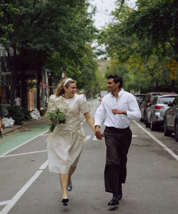 100 Questions to Spark Intimacy & Connection in Your Relationship