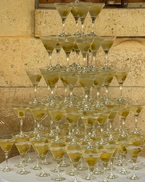 <a href="https://www.instagram.com/p/DBmftwHyejJ/">Tables Tables Tables</a>