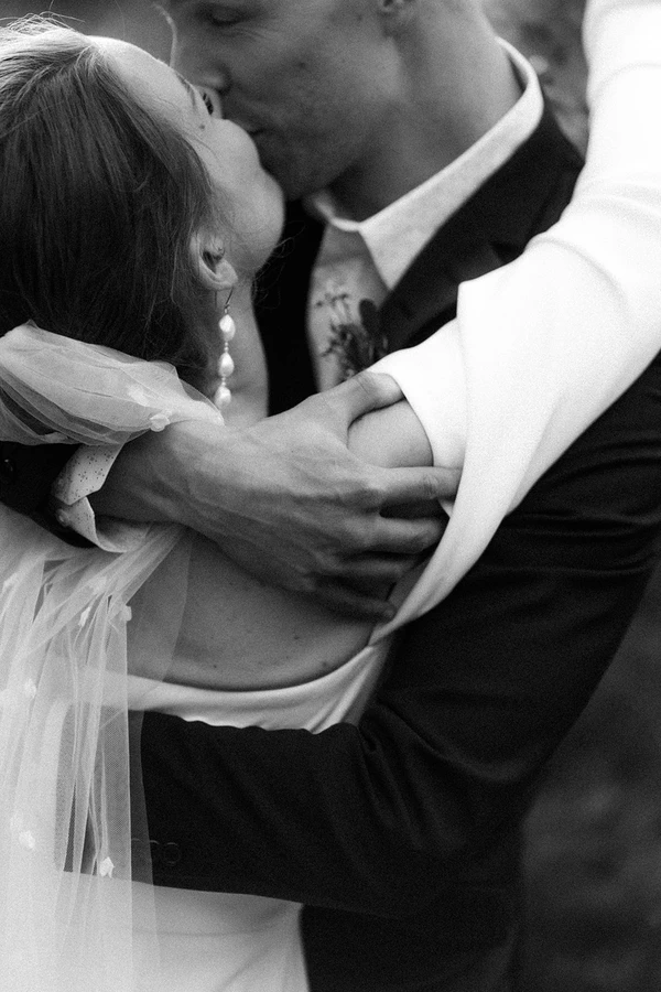 Minna Katie Captures the Essence of Spring Love — photo 4