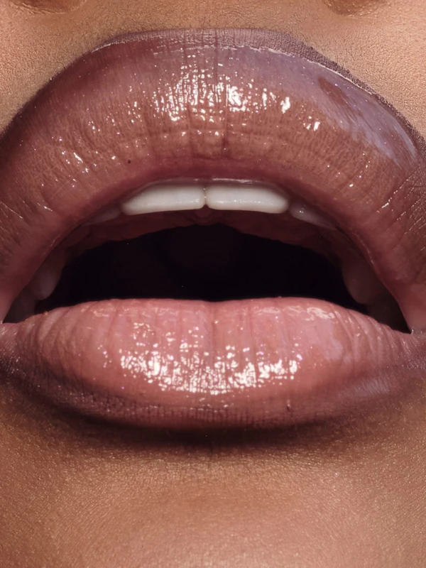 <a href="https://www.instagram.com/p/Dap0vlhHzPG/?img_index=12">Mac Cosmetics</a>