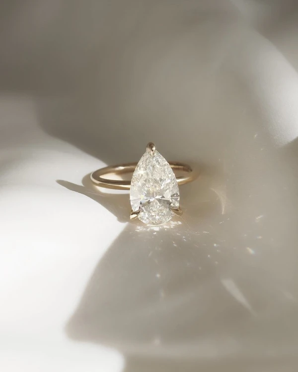 30 Expert Tips for Diamond Engagement & Wedding Ring Shopping