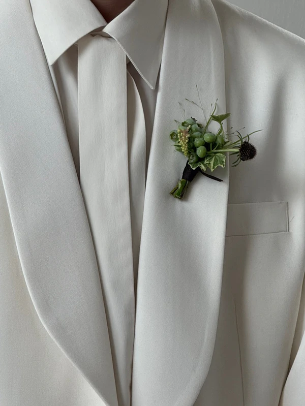 <a href="https://www.instagram.com/p/DbMxrH3Go1w/?img_index=1">Rayniq Atelier</a>