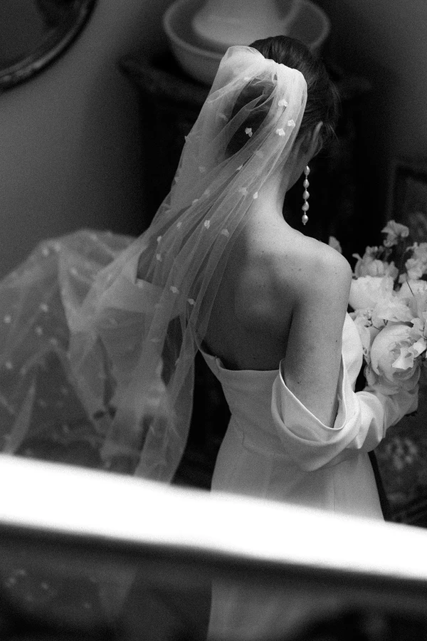 Minna Katie Captures the Essence of Spring Love — photo 2
