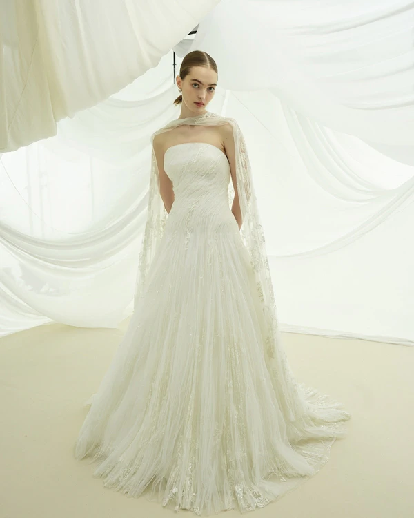 30 Vintage-Inspired Wedding Dresses from the 2026 Bridal Collections