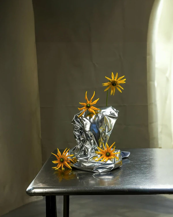 Trend: Chrome Blooms