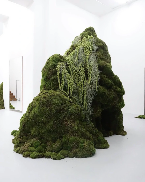 Trend: Overgrown Foliage Installations