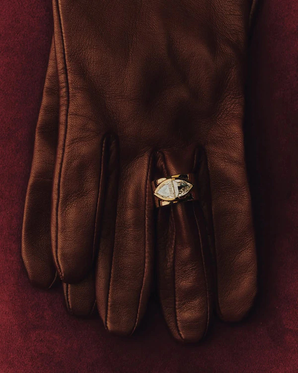 <a href="https://www.instagram.com/p/DSU7F1uDLrH/?img_index=1">Uniform Object</a>