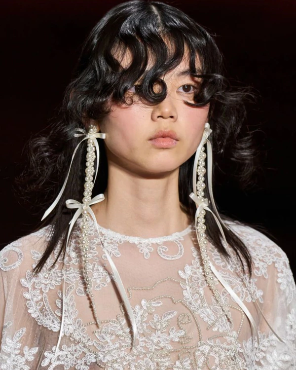 Modern Pearls: An Edit of the Chicest Accessories for the Fashion Bride
