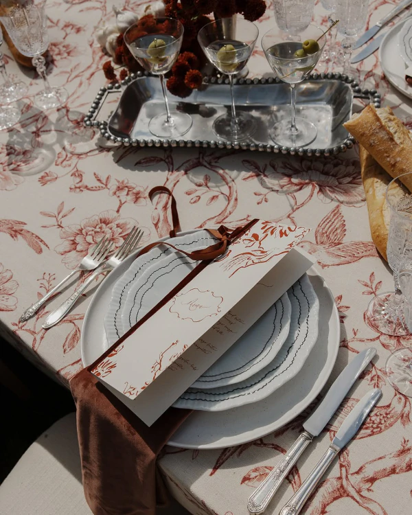 40 Place Settings Trends in 2025 to Transform Your Wedding Table