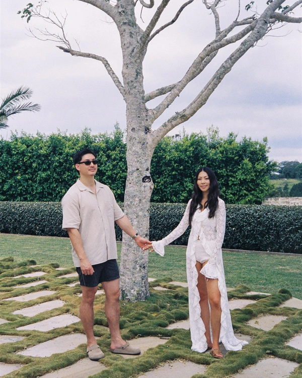 A Slim Aarons Inspired Wedding with Tropical Touches in the Byron Bay Hinterland
