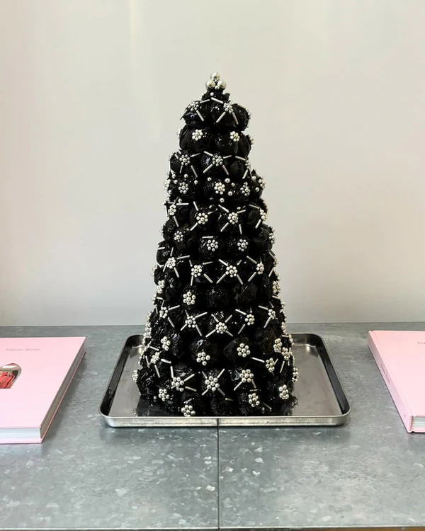 40 Creative Wedding Cakes That Double as Decor