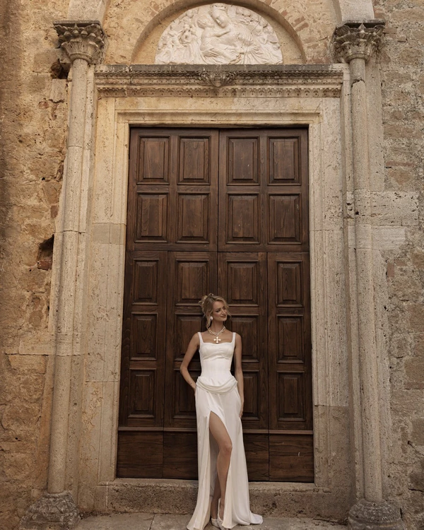 An Elevated Elopement in Tuscany with Vintage Bridal