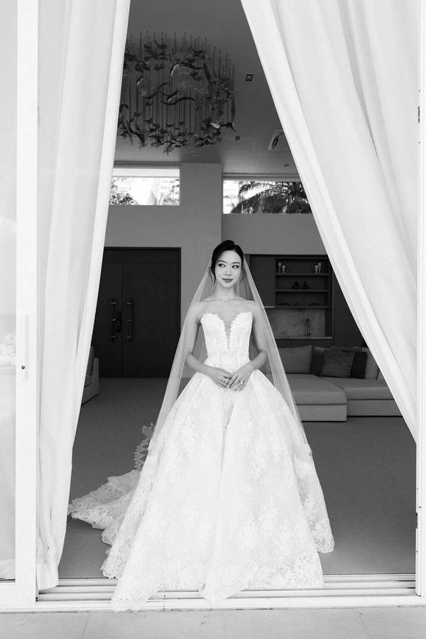 A Sculptural Floral Fantasy at This Intimate Black-Tie Wedding in Phuket