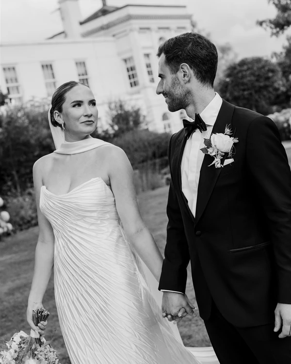 A Romantic Wedding at a Timeless English Countryside Estate — photo 1