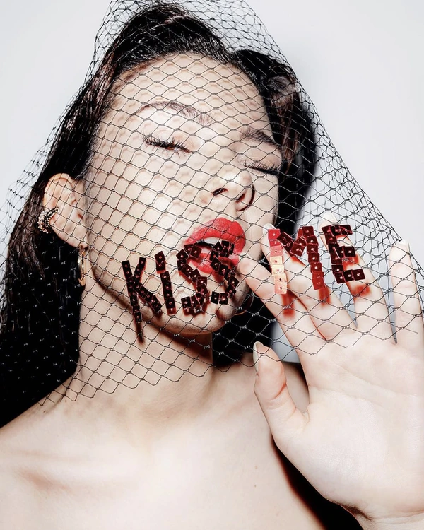Red lips: 5 secrets for brides