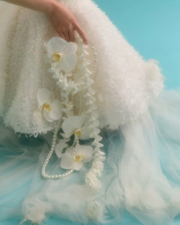 9 Stylish Bouquet Trends We're Loving for Brides Right Now