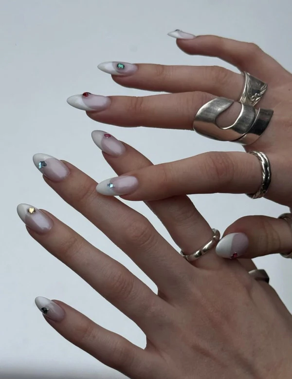 <a href="https://www.instagram.com/p/DHGwOVANo8C/?img_index=1">Chummy Nails</a>