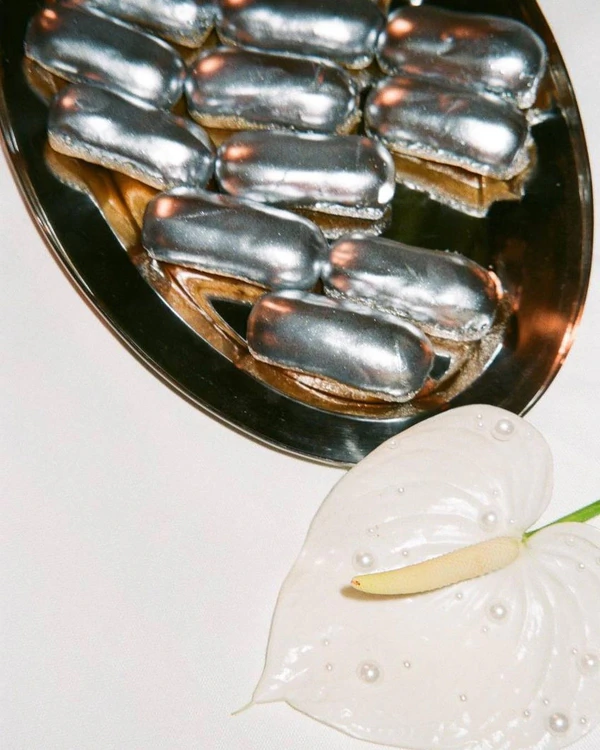 Silver Wedding Cake & Dessert Ideas