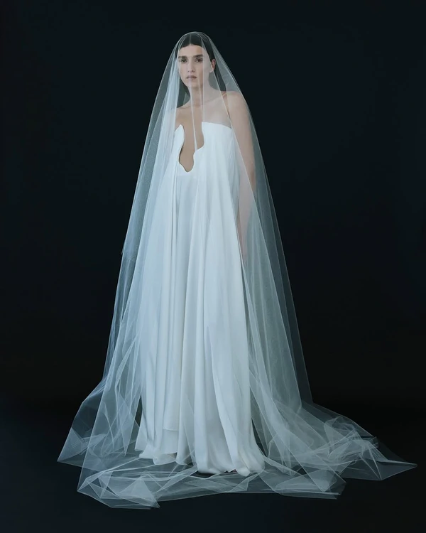 30 Chic Bridal Dresses Perfect for an Italian Wedding