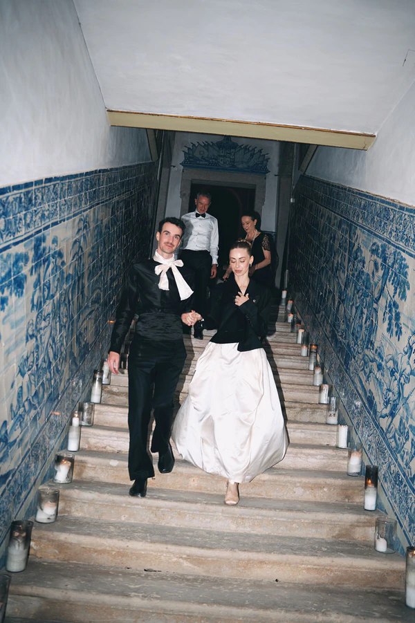 A Fever Dream Lisbon Wedding Where Art & History Collide at Palácio do Grilo