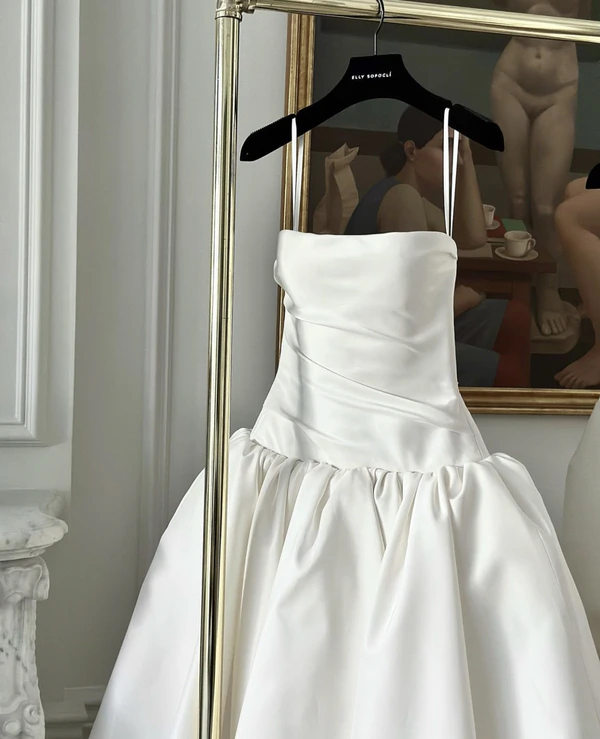 Best Wedding Dress Styles for Smaller Chest — photo 2