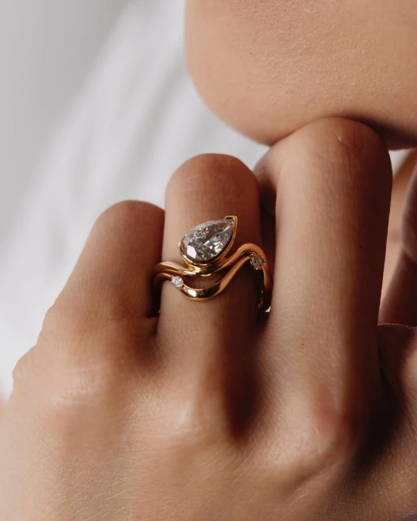 A Guide to the Chicest Engagement Ring Styles & Cuts