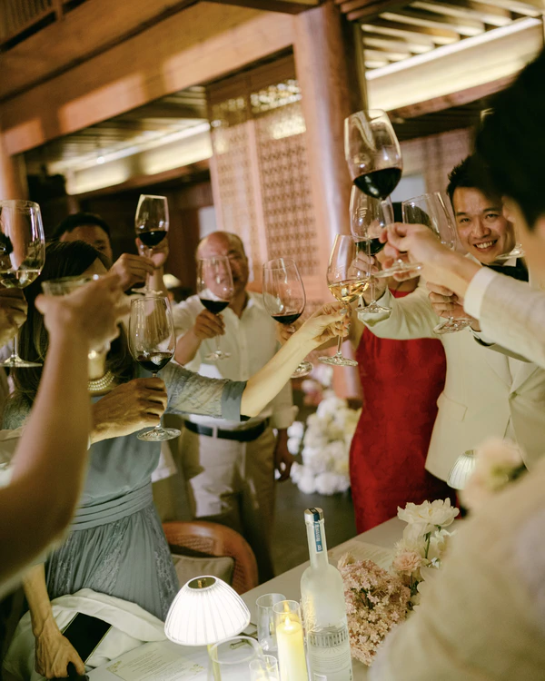 A Pastel-Drenched Chinese Celebration at Amandayan Amid the Mountainscapes of Lijiang
