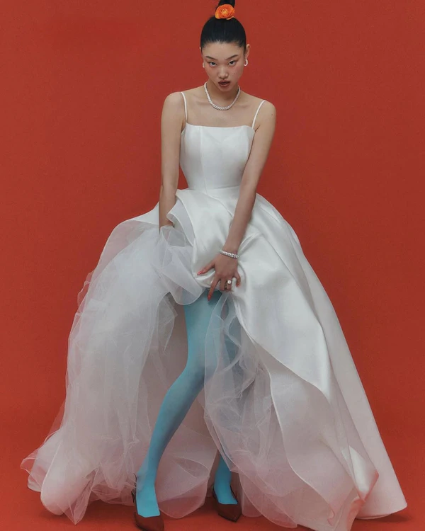 40 Colorful Shoes & Accessories to Brighten Your Bridal Look
