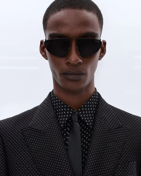 <a href="https://www.instagram.com/p/DZpWFIJAPON/?img_index=1">Tom Ford</a>