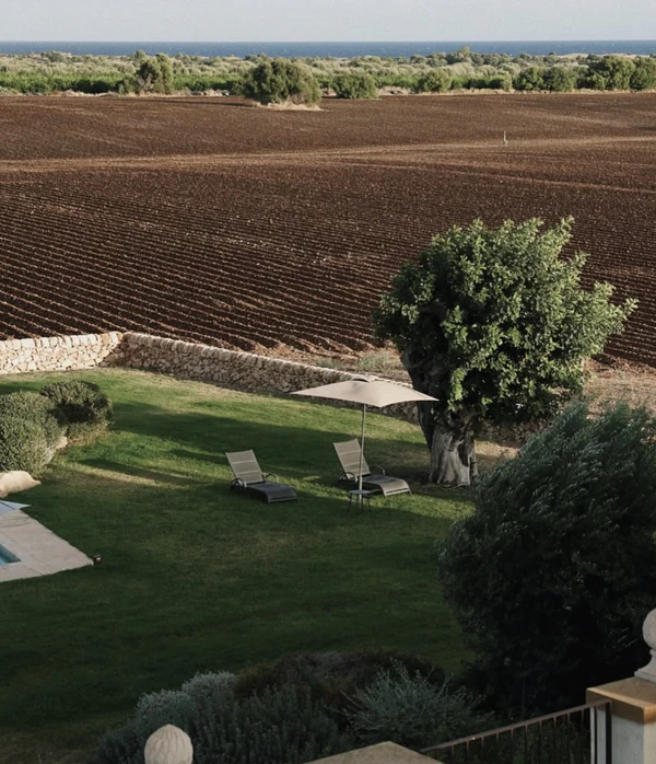 <a href="https://www.instagram.com/p/DJ_kAxytAvR/?hl=en">Casa Vendicari</a>