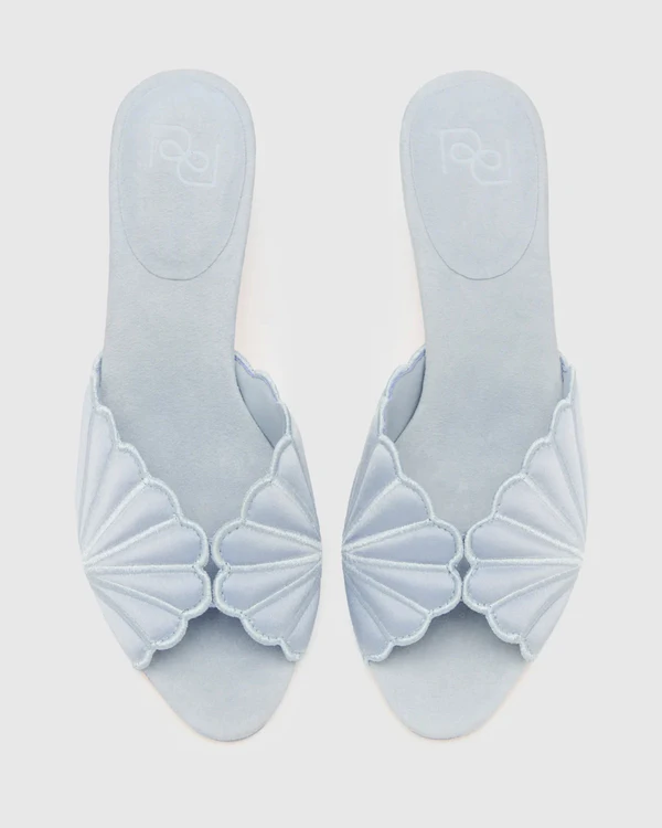 <a href="https://www.thereformation.com/products/waldena-block-heeled-mule/1317764BLK.html?_gl=1*1kb0ohj*_up*MQ..*_gs*MQ..&gclid=Cj0KCQjwk_bPBhDXARIsACiq8R1vOtmwLb41Tsx42KPlFtNebkSzDHvZUx9pWlbTONOyVtXQfdupEUIaAk81EALw_wcB&gbraid=0AAAAADmLagVFVFn7L9VTHk29S1eQKqisO&dwvar_1317764BLK_color=MTN&quantity=1">REFORMATION Waldena Blocked Heel Mule</a>, $268